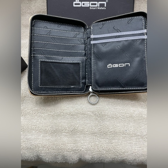 OGON Rose Gold Quilted AluminumZipper Wallet RFID - Picture 5 of 5